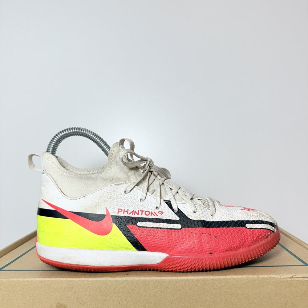 Nike Phantom GT2 Club Indoor Soccer Shoes Youth Size 2 Academy Red White Rubber